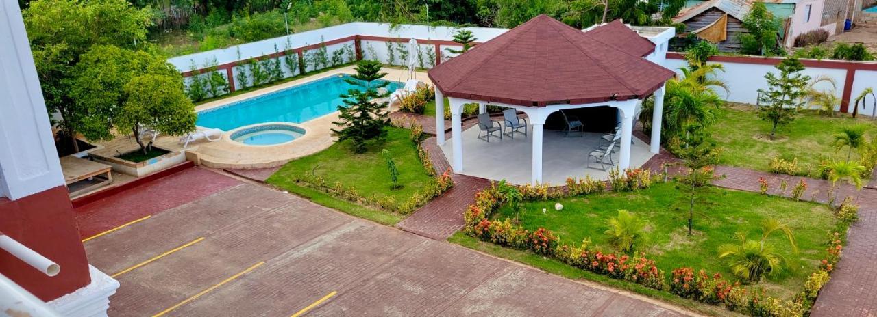 Madome Aparta Hotel Pedernales Extérieur photo